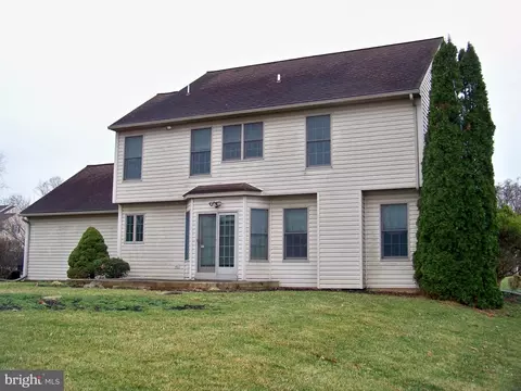 Exterior - 339 Portland Pl, Lititz, PA 17543 photo 4 of 5