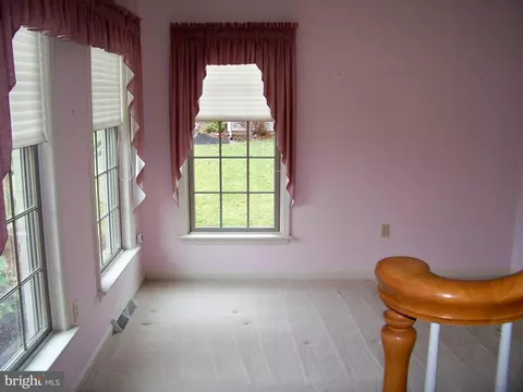 Living - 339 Portland Pl, Lititz, PA 17543 photo 3 of 3