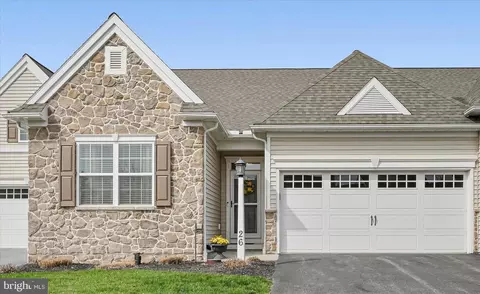 26 Midway Farms Ln, Lancaster, PA 17602