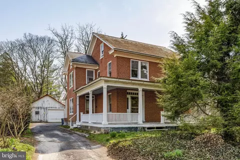 60 Paradise Ln, Ronks, PA 17572