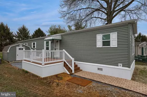 129 Meadow Valley Rd #11, Ephrata, PA 17522