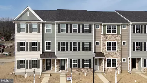 2451 Spring Water Cir, Lancaster, PA 17601
