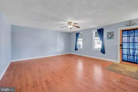Living - 46 E Main St, Mount Joy, PA 17552 photo 1 of 2