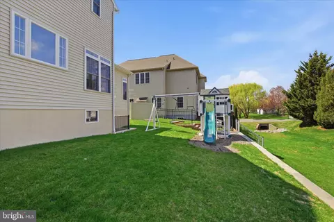 Exterior - 339 Bowyer Ln, Lititz, PA 17543 photo 4 of 4