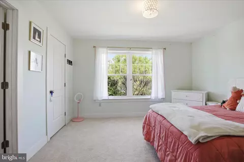 Bedroom - 339 Bowyer Ln, Lititz, PA 17543 photo 5 of 7