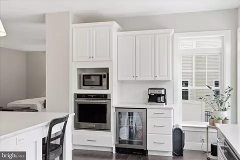 Kitchen - 339 Bowyer Ln, Lititz, PA 17543 photo 7 of 8