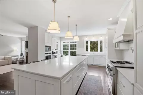 Kitchen - 339 Bowyer Ln, Lititz, PA 17543 photo 4 of 8