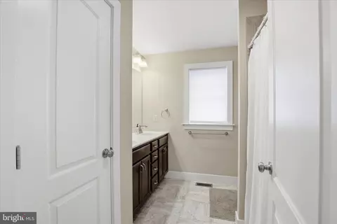 Entry Way - 339 Bowyer Ln, Lititz, PA 17543 photo 6 of 12