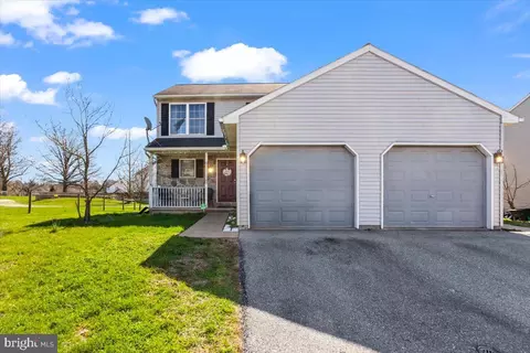 311 Elmshire Dr, Lancaster, PA 17603