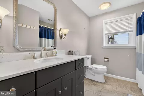 Bath - 579 Hi View Dr, Lititz, PA 17543 photo 1 of 2