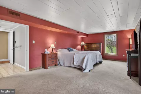 Bedroom - 579 Hi View Dr, Lititz, PA 17543 photo 6 of 10