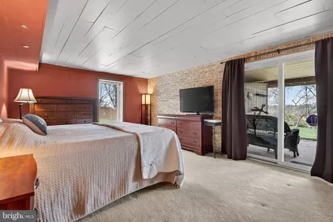 Bedroom - 579 Hi View Dr, Lititz, PA 17543 photo 7 of 10