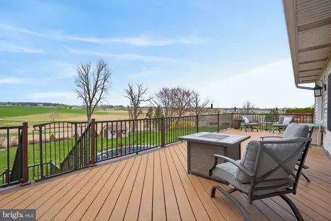 Exterior - 579 Hi View Dr, Lititz, PA 17543 photo 2 of 12