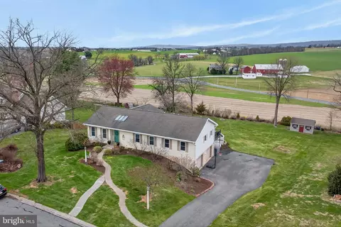 579 Hi View Dr, Lititz, PA 17543