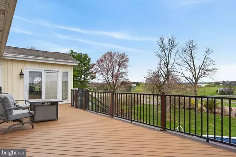 Exterior - 579 Hi View Dr, Lititz, PA 17543 photo 3 of 12