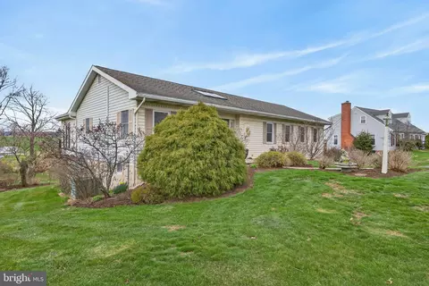 Exterior - 579 Hi View Dr, Lititz, PA 17543 photo 12 of 12