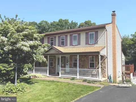 19 Valerie Dr, Elizabethtown, PA 17022