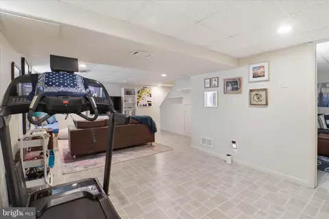 Entry Way - 213 Skylark Rd, Lititz, PA 17543 photo 6 of 6