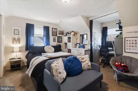 Bedroom - 213 Skylark Rd, Lititz, PA 17543 photo 7 of 10