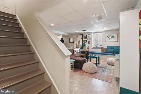 Entry Way - 213 Skylark Rd, Lititz, PA 17543 photo 4 of 6