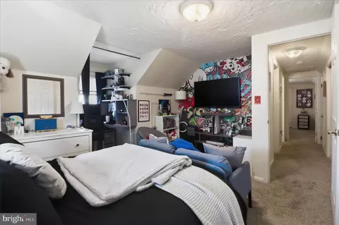 Bedroom - 213 Skylark Rd, Lititz, PA 17543 photo 9 of 10