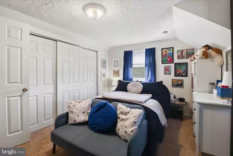 Bedroom - 213 Skylark Rd, Lititz, PA 17543 photo 8 of 10