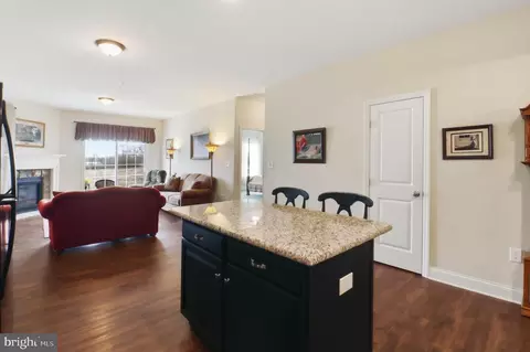 Entry Way - 637 Lititz Reserve Ln, Lititz, PA 17543 photo 2 of 7