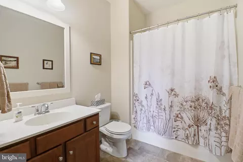 Bath - 637 Lititz Reserve Ln, Lititz, PA 17543 photo 1 of 1