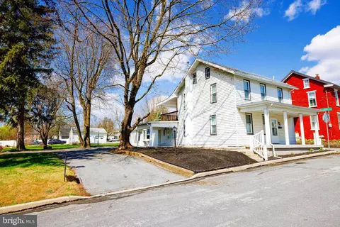 222 N Market Ave, Mount Joy, PA 17552