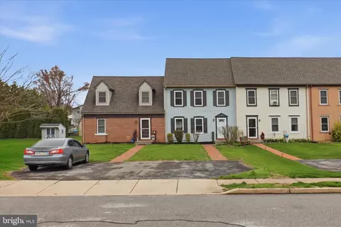 129 Carriage House Dr, Willow Street, PA 17584