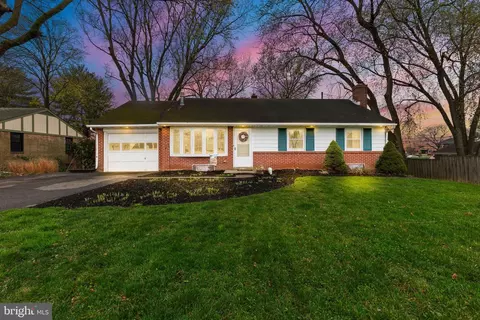 1444 Glen Moore Cir, Lancaster, PA 17601