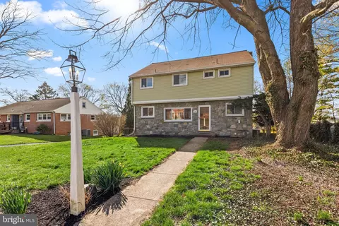 188 Hillcrest Rd, New Holland, PA 17557