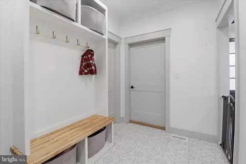 Entry Way - 101 Ackley Cir, Lititz, PA 17543 photo 6 of 10