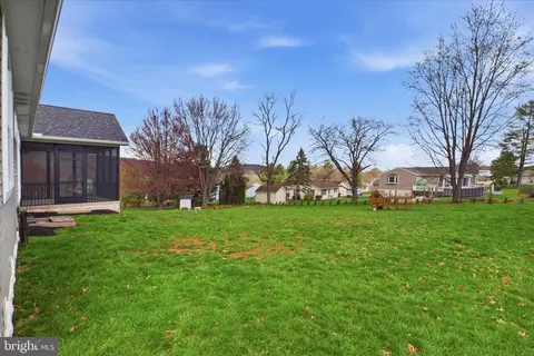 Exterior - 101 Ackley Cir, Lititz, PA 17543 photo 6 of 9