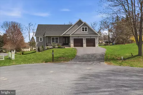 Exterior - 101 Ackley Cir, Lititz, PA 17543 photo 7 of 9