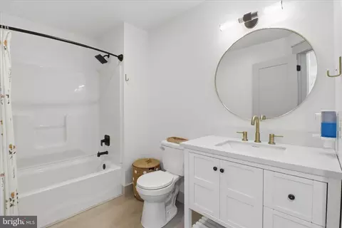 Bath - 101 Ackley Cir, Lititz, PA 17543 photo 5 of 6
