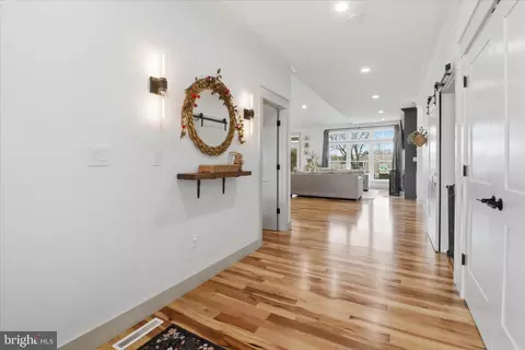Entry Way - 101 Ackley Cir, Lititz, PA 17543 photo 1 of 10
