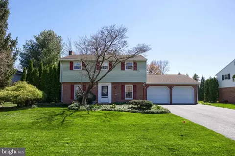 24 Blaine Ave, Leola, PA 17540