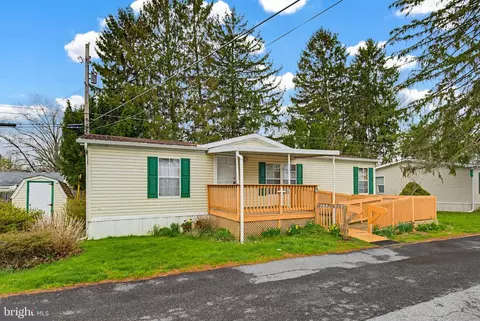 22 Madge Dr, Lancaster, PA 17603