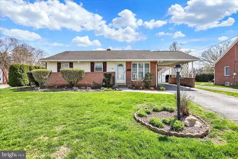 56 Brenner St, Millersville, PA 17551