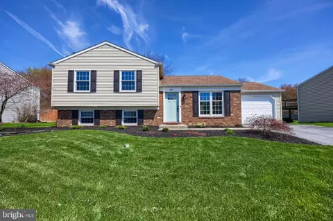 11 Cobblestone Dr, Willow Street, PA 17584