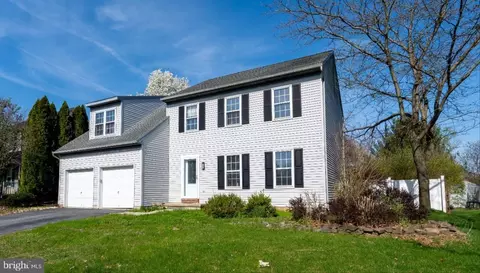 195 Village Spring Ln, Reinholds, PA 17569