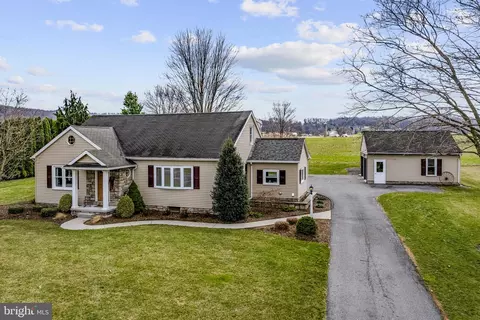 330 S Reamstown Rd, Ephrata, PA 17522