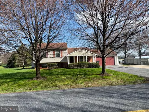 715 Hempfield Hl, Columbia, PA 17512