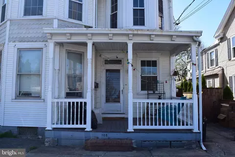 Exterior - 108 S Spruce St, Lititz, PA 17543 photo 1 of 3