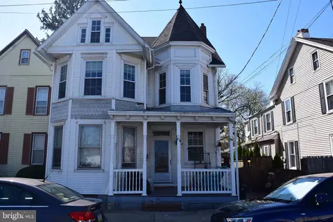 108 S Spruce St, Lititz, PA 17543