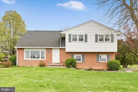 1109 Nissley Rd, Lancaster, PA 17601