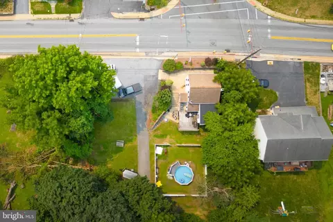 View/Area - 2045 Main St, Lititz, PA 17543 photo 4 of 7