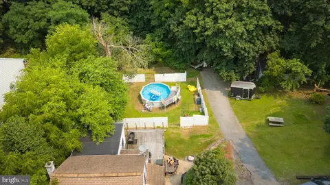 View/Area - 2045 Main St, Lititz, PA 17543 photo 3 of 7