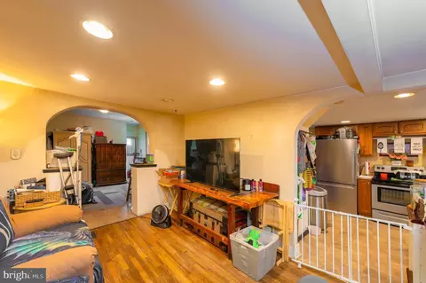 Entry Way - 2045 Main St, Lititz, PA 17543 photo 2 of 4